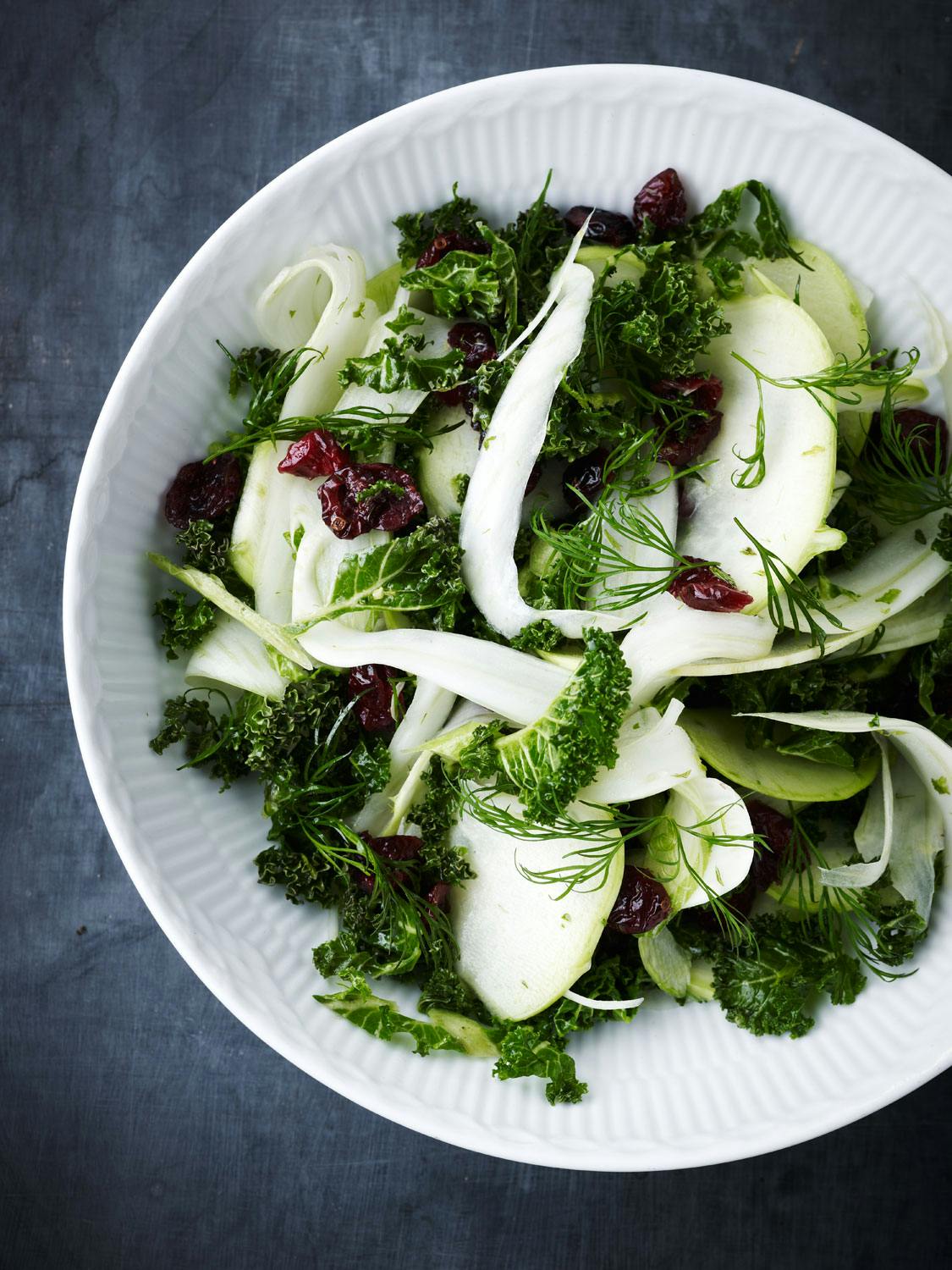 Salat med knutekål, fennikel og grønnkål